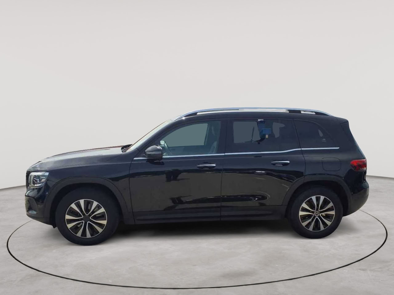 Mercedes-Benz GLB 220 d 4Matic 8G-DCT Style 6