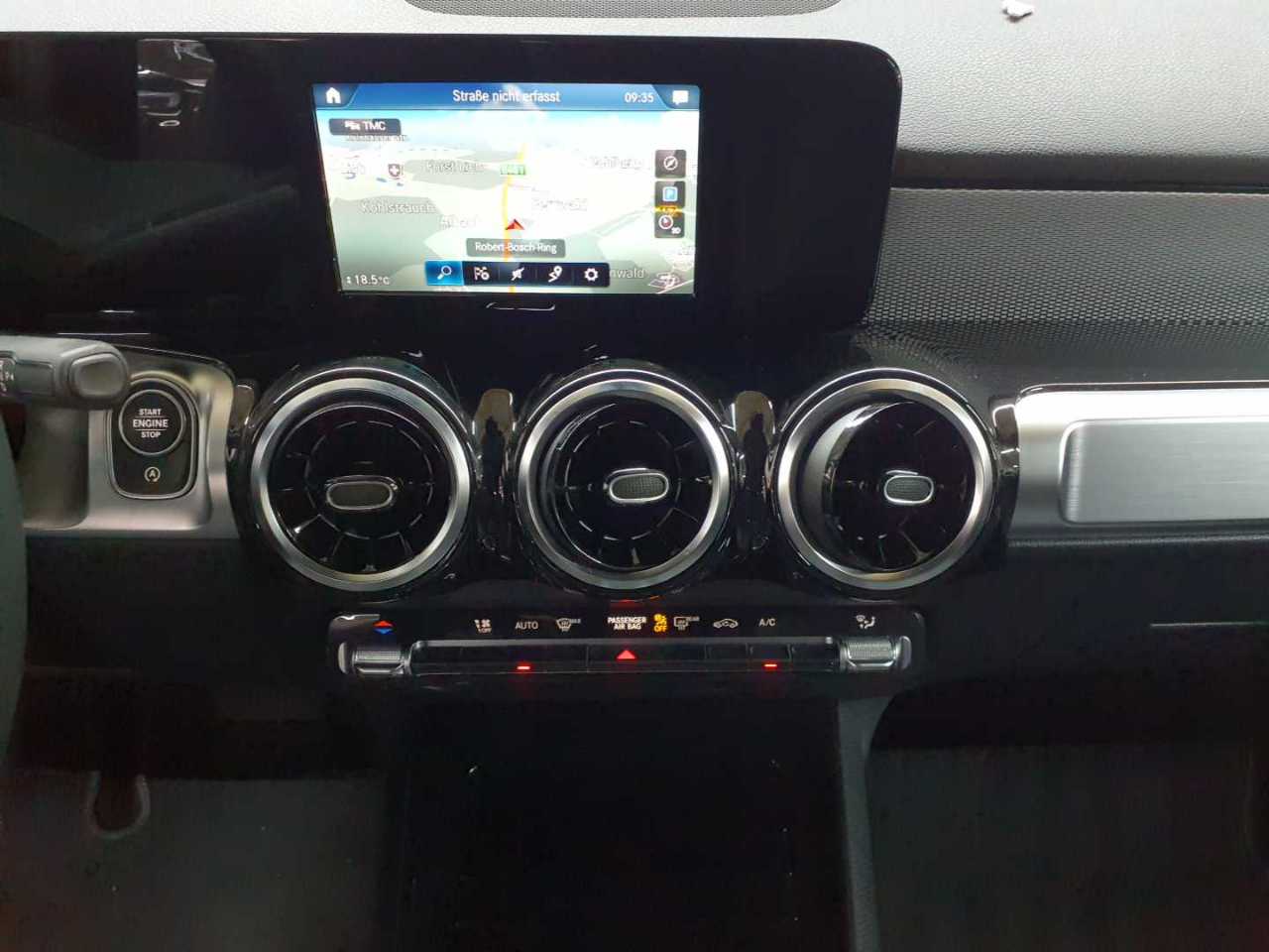Mercedes-Benz GLB 220 d 4Matic 8G-DCT Style 12