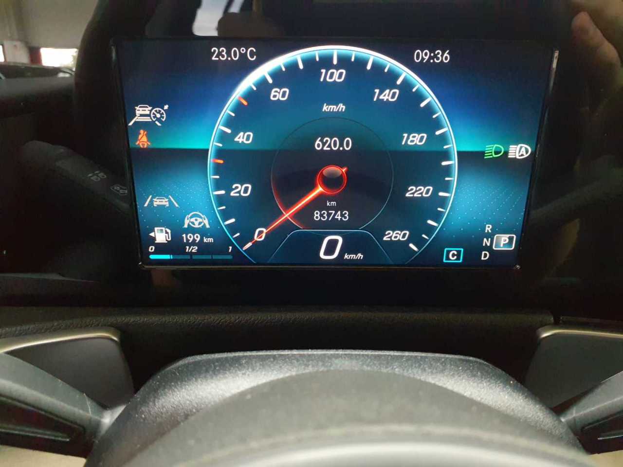 Mercedes-Benz GLB 220 d 4Matic 8G-DCT Style 11