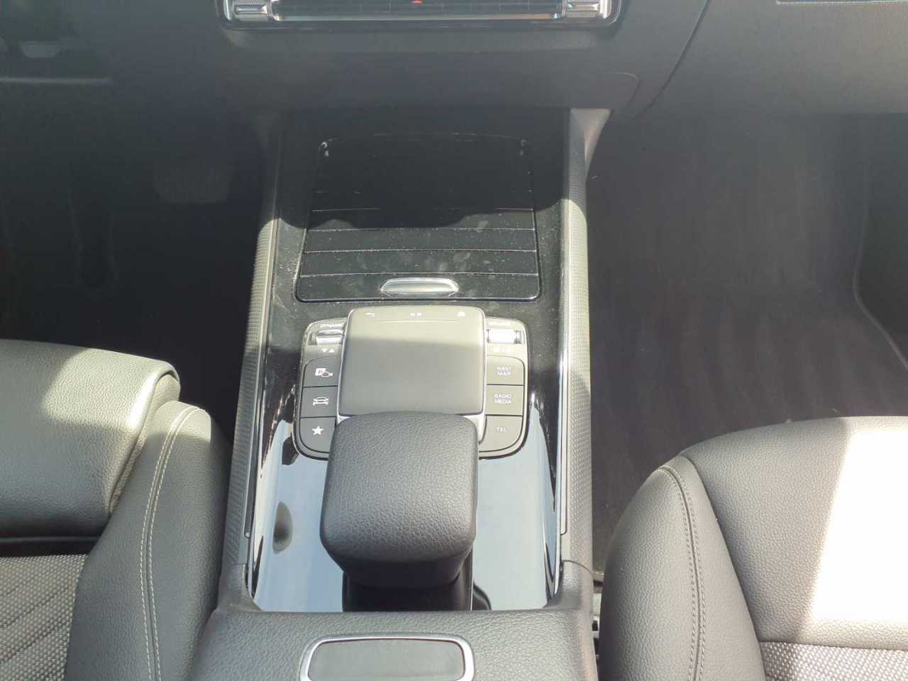 Mercedes-Benz GLB 220 d 4Matic 8G-DCT Style 10