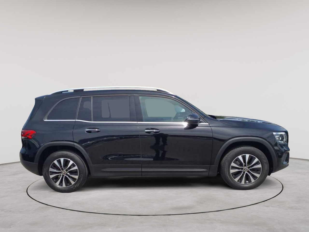 Mercedes-Benz GLB 220 d 4Matic 8G-DCT Style 3