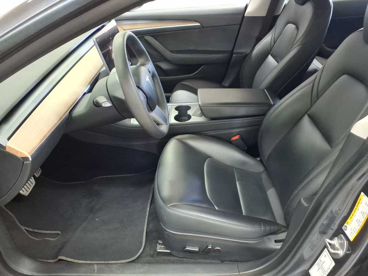 Tesla Model 3 Langstreckenbatt. Allradantrieb Dual Motor Performance 7