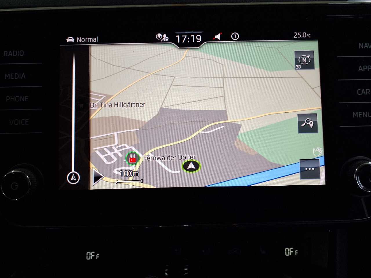 Skoda Superb Combi 2.0 TDI DSG Style 15