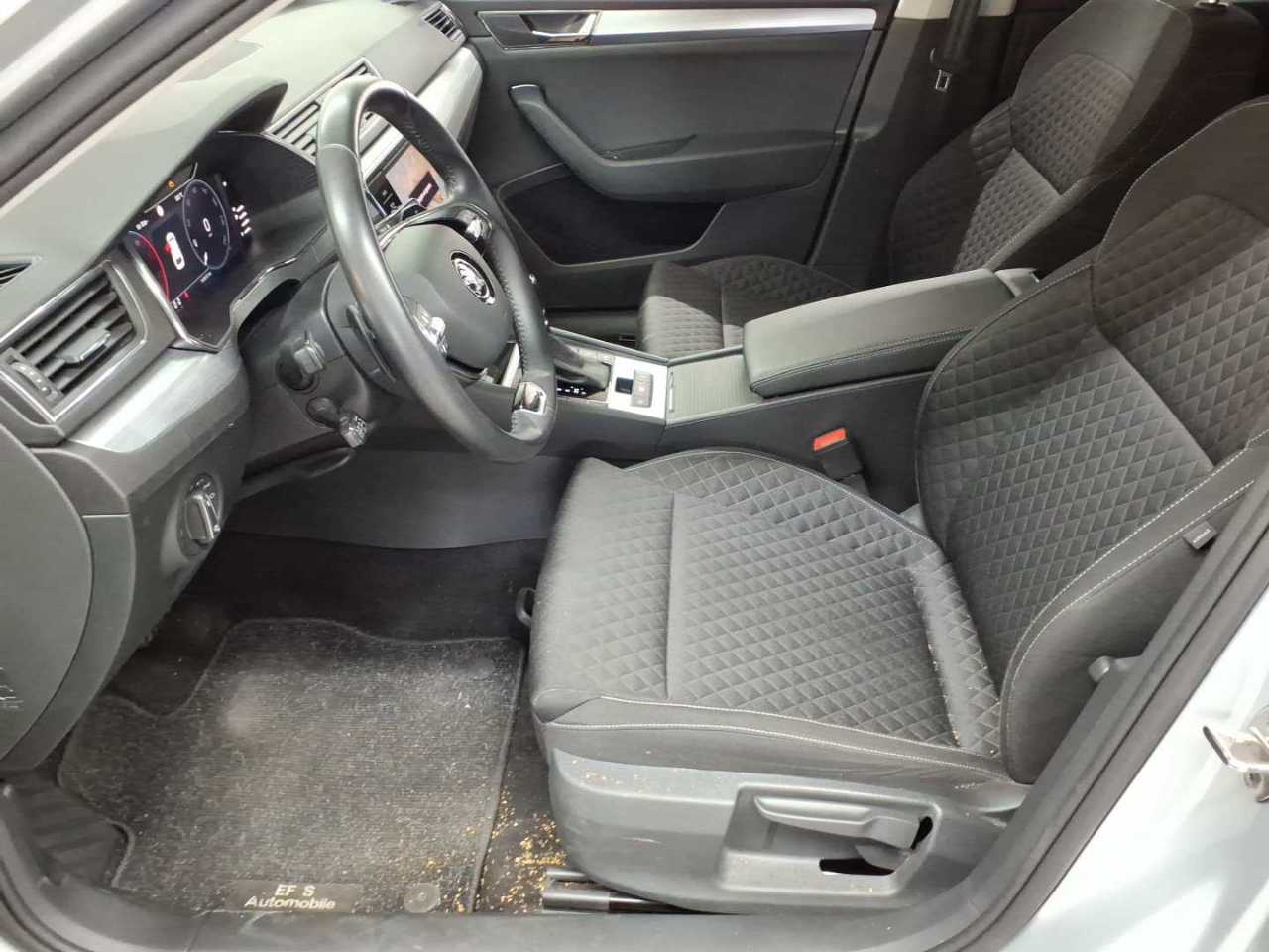 Skoda Superb Combi 2.0 TDI DSG Ambition 7
