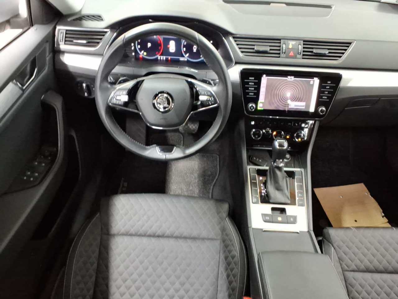 Skoda Superb Combi 2.0 TDI DSG Ambition 10