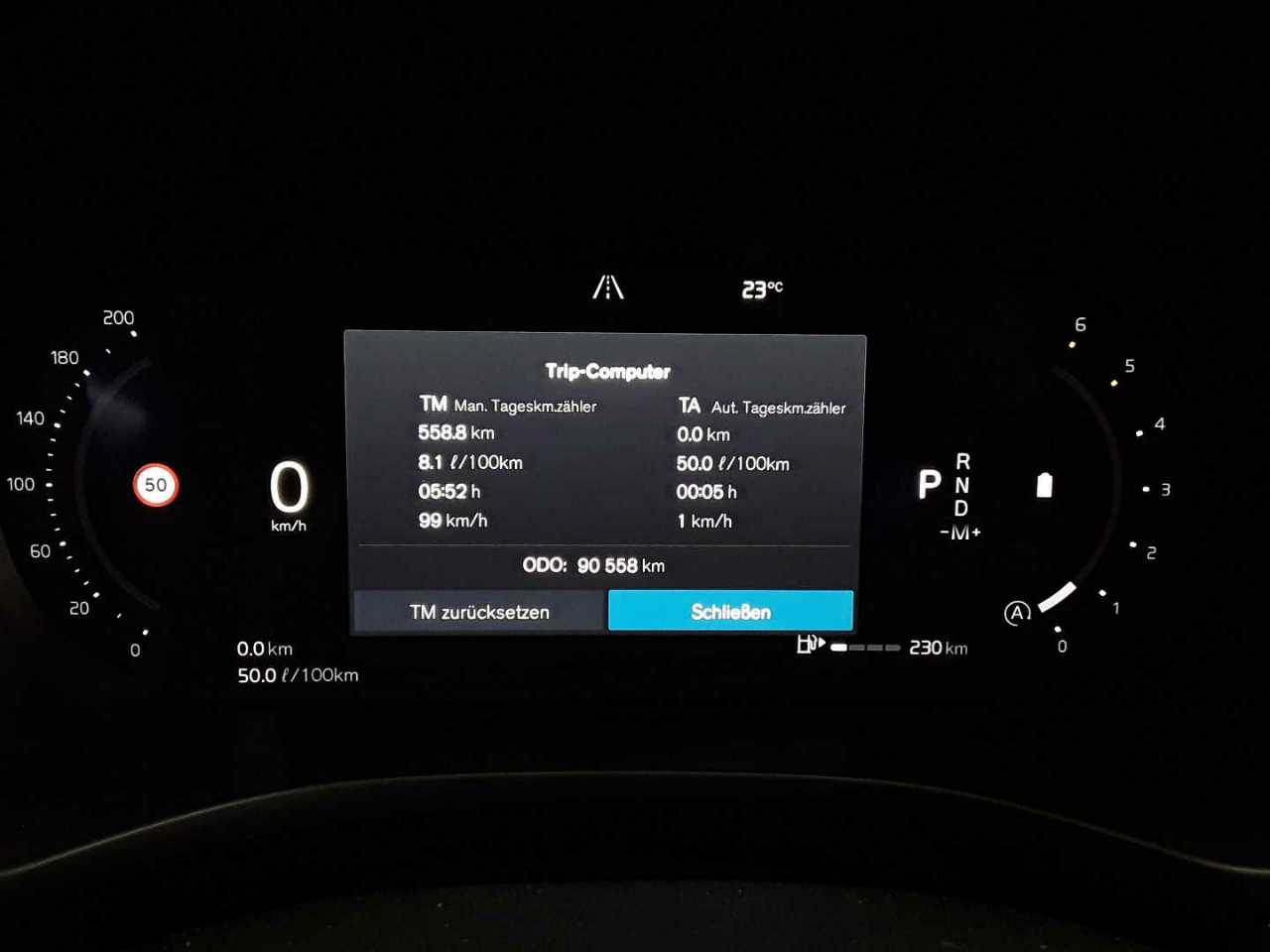 Volvo XC60 B4 D AWD Plus Dark 11