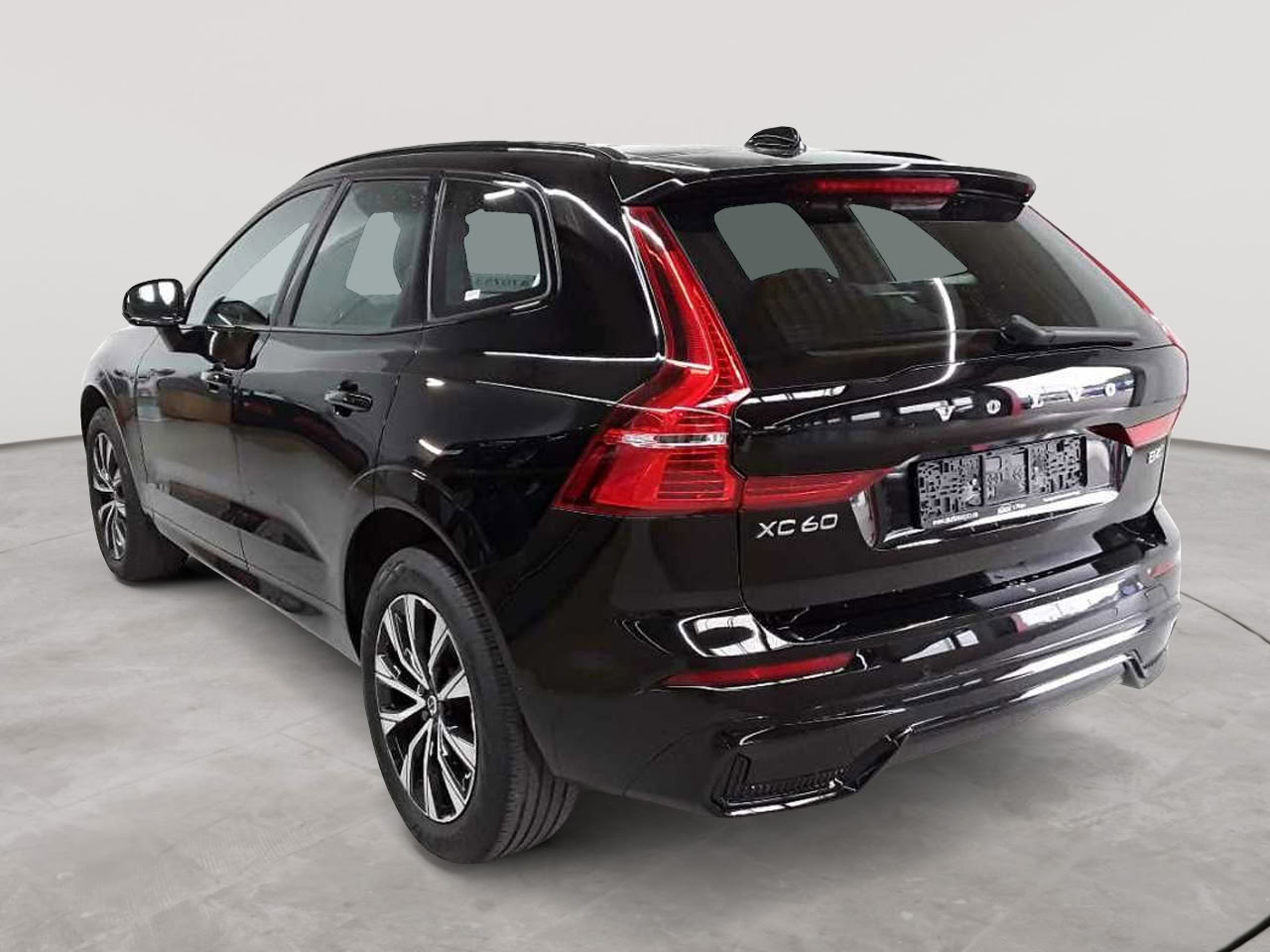 Volvo XC60 B4 D AWD Plus Dark 5