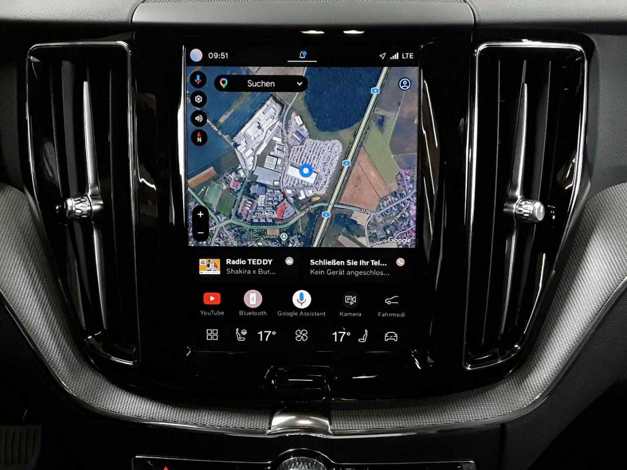 Volvo XC60 B4 D AWD Plus Dark 12