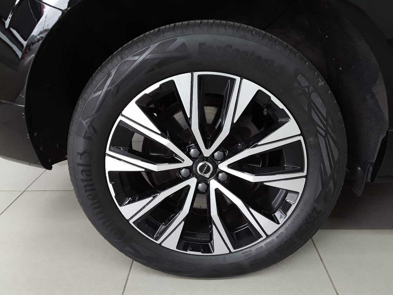 Volvo XC60 B4 D AWD Plus Dark 18