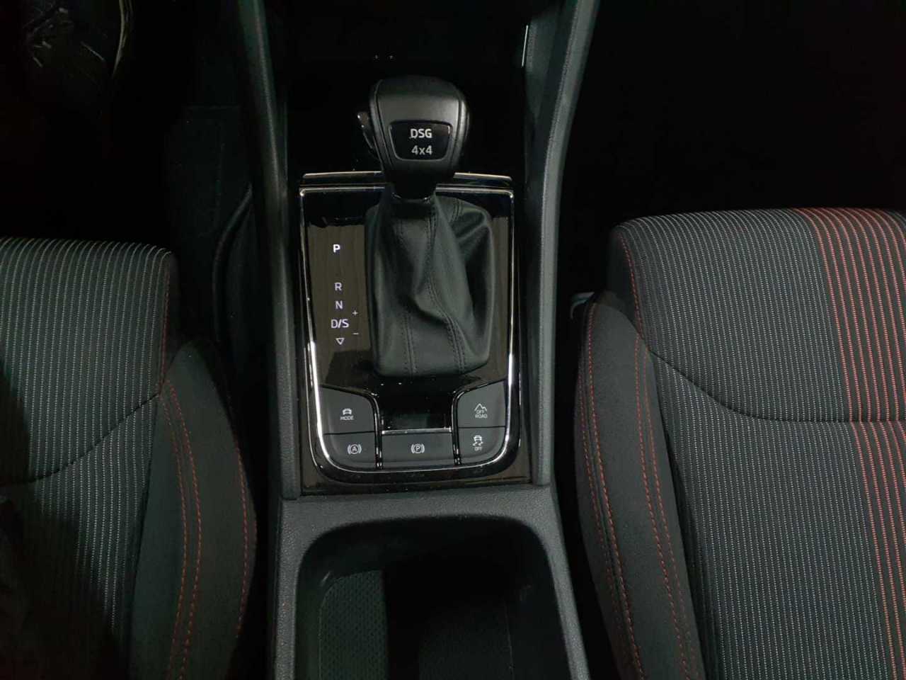 Skoda Karoq 2.0 TDI SCR 4x4 DSG Style 10