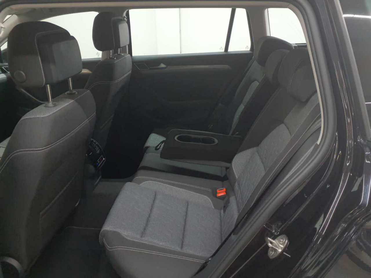 Vw Passat Variant 2.0 TDI SCR DSG Business 13