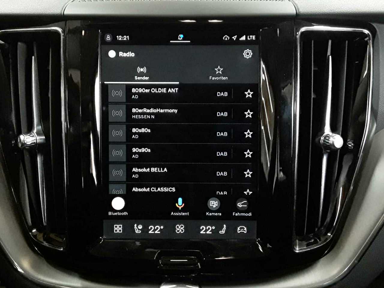 Volvo XC60 B4 D AWD Geartronic Momentum Pro 12