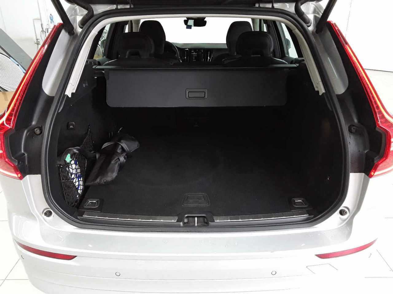 Volvo XC60 B4 D AWD Geartronic Momentum Pro 15