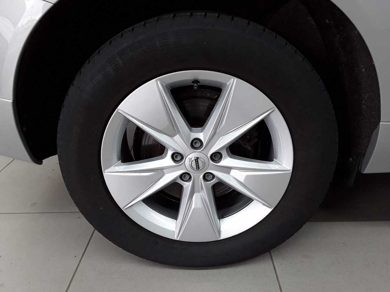 Volvo XC60 B4 D AWD Geartronic Momentum Pro 20
