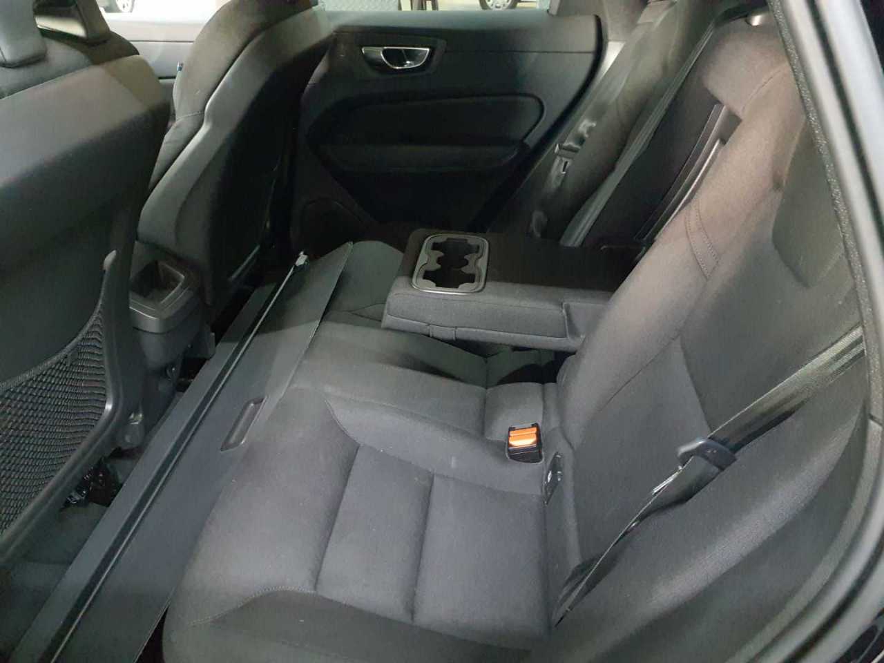 Volvo XC60 B4 D Geartronic Momentum Pro 13