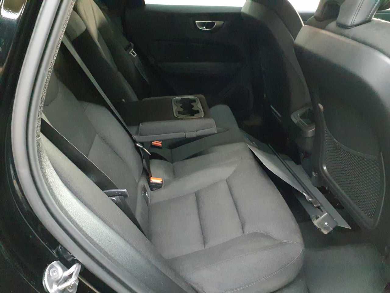 Volvo XC60 B4 D Geartronic Momentum Pro 14