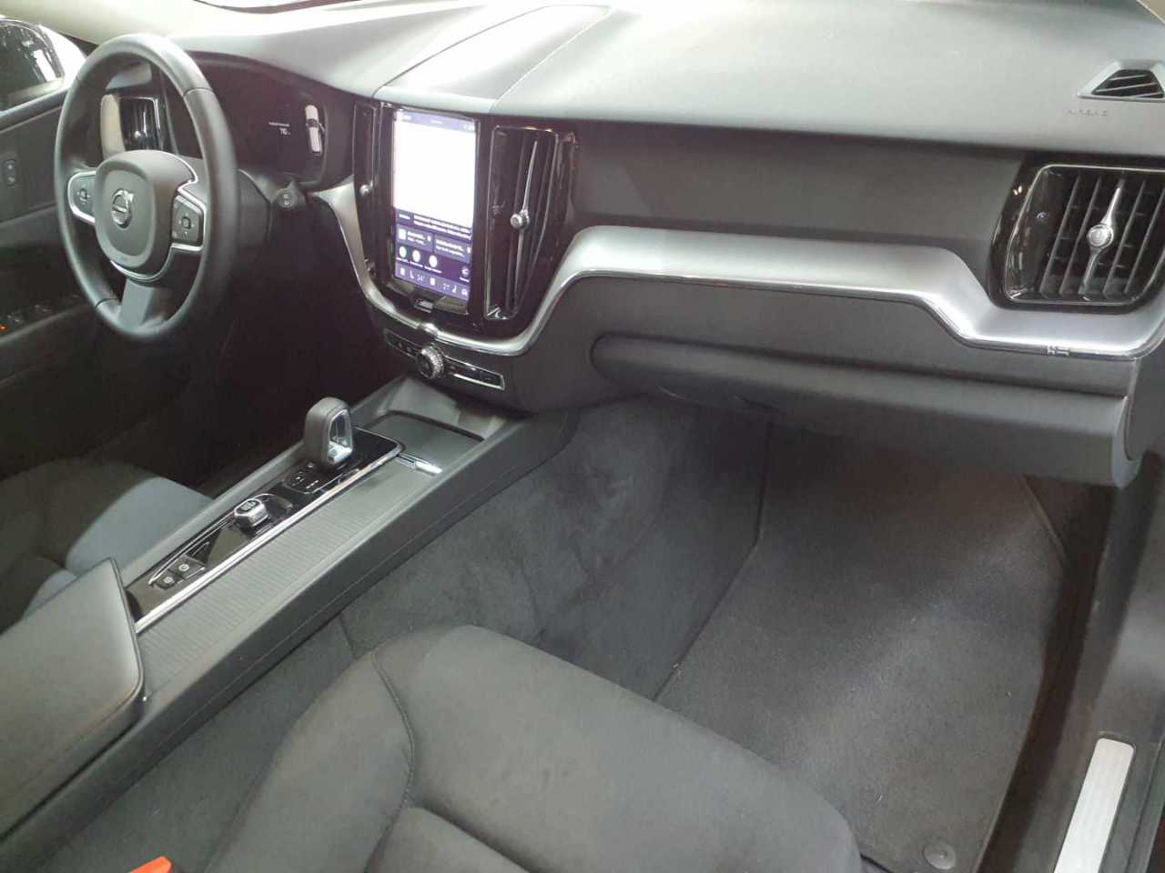 Volvo XC60 B4 D Geartronic Momentum Pro 9