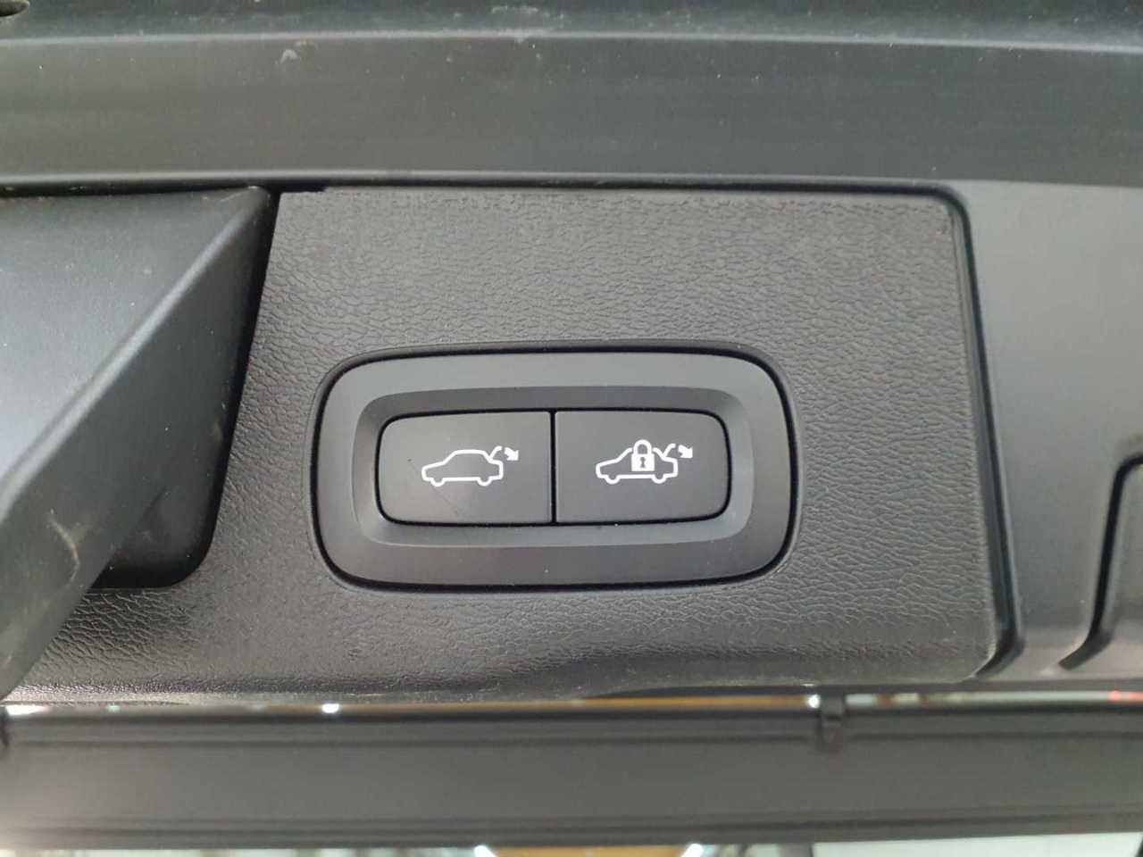 Volvo XC60 B4 D Geartronic Momentum Pro 16