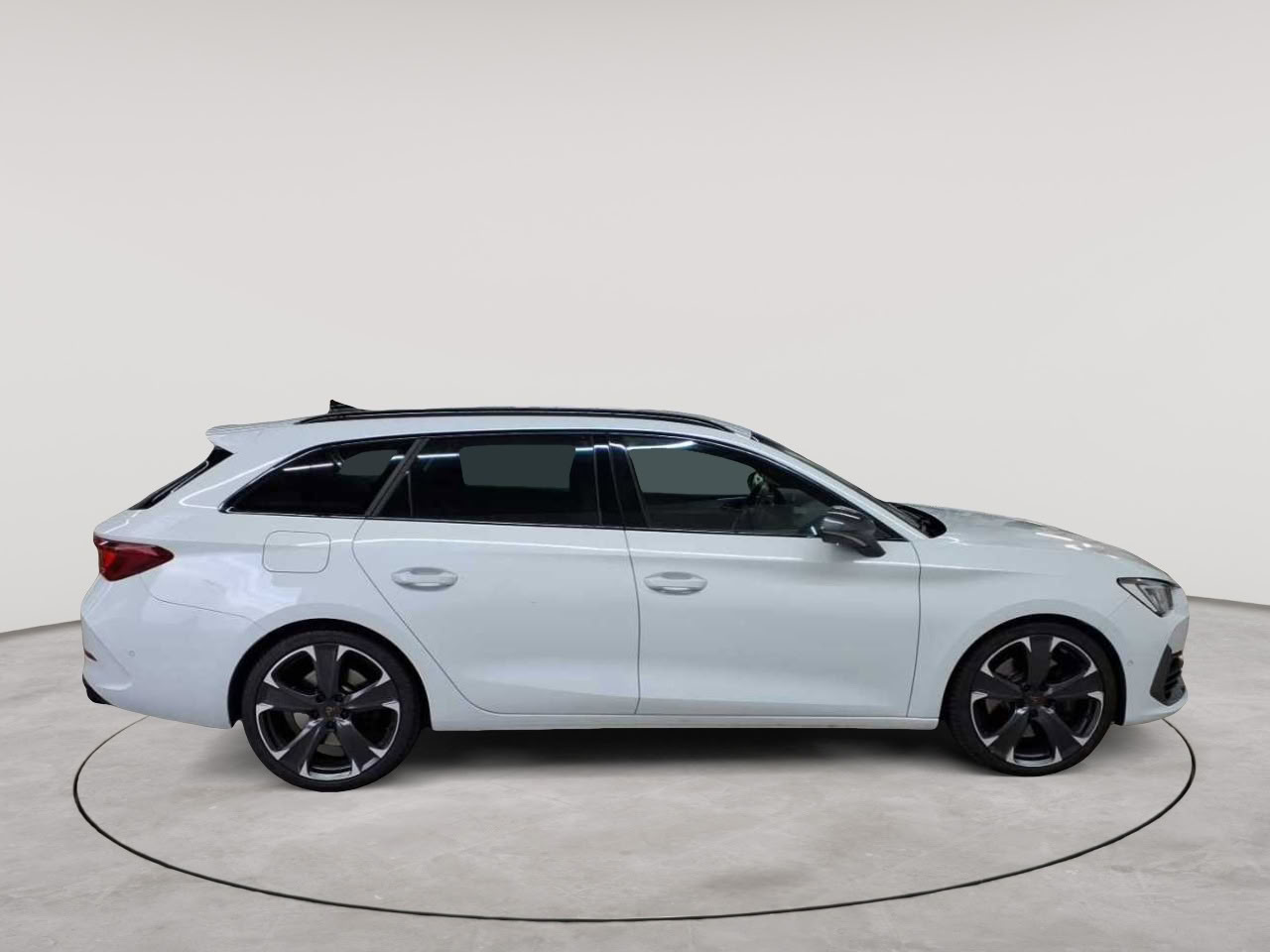 Cupra Leon Sportstourer 2.0 TSI DSG VZ 3