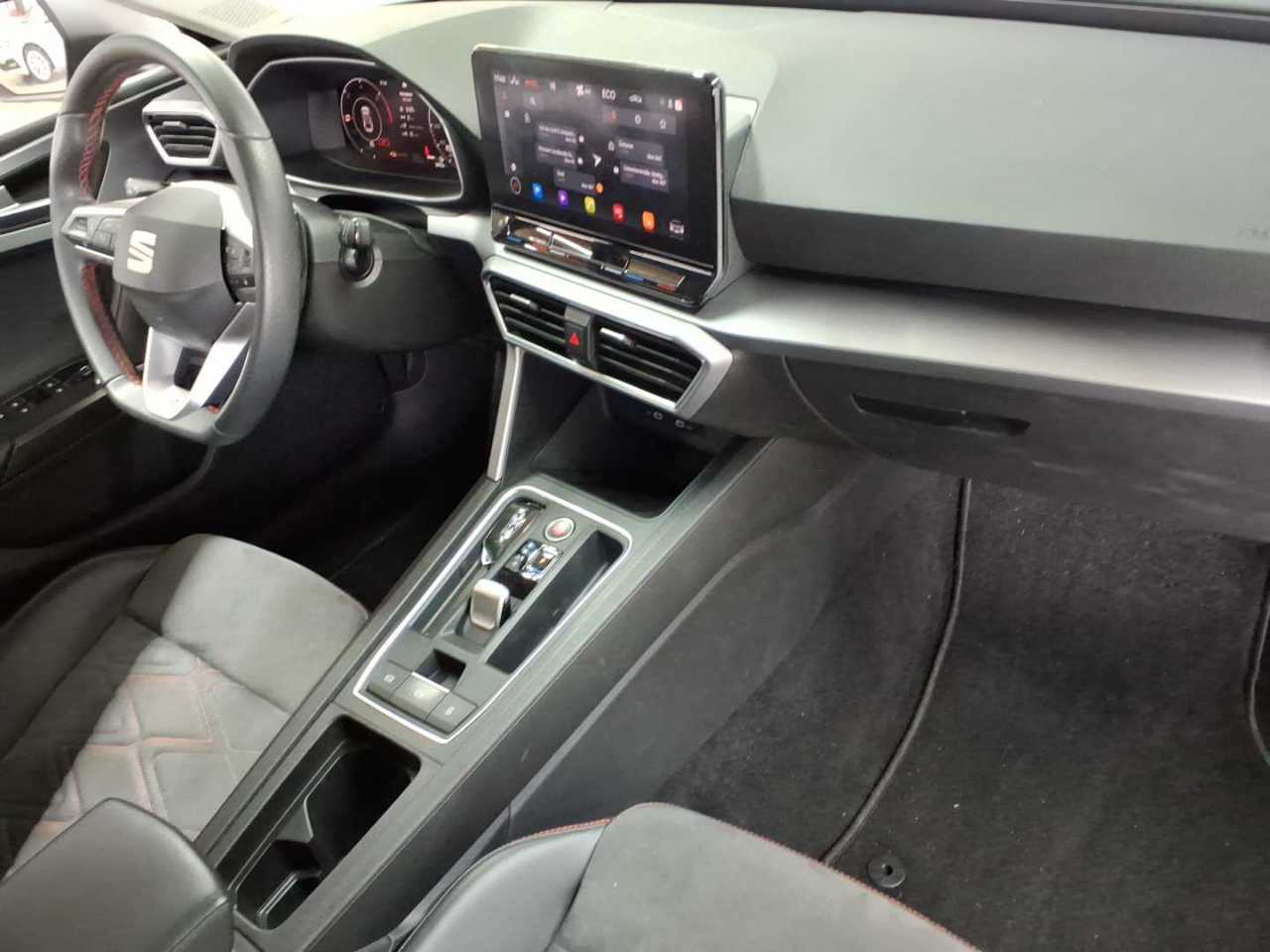 Seat Leon Sportstourer 1.4 e-Hybrid DSG FR 9