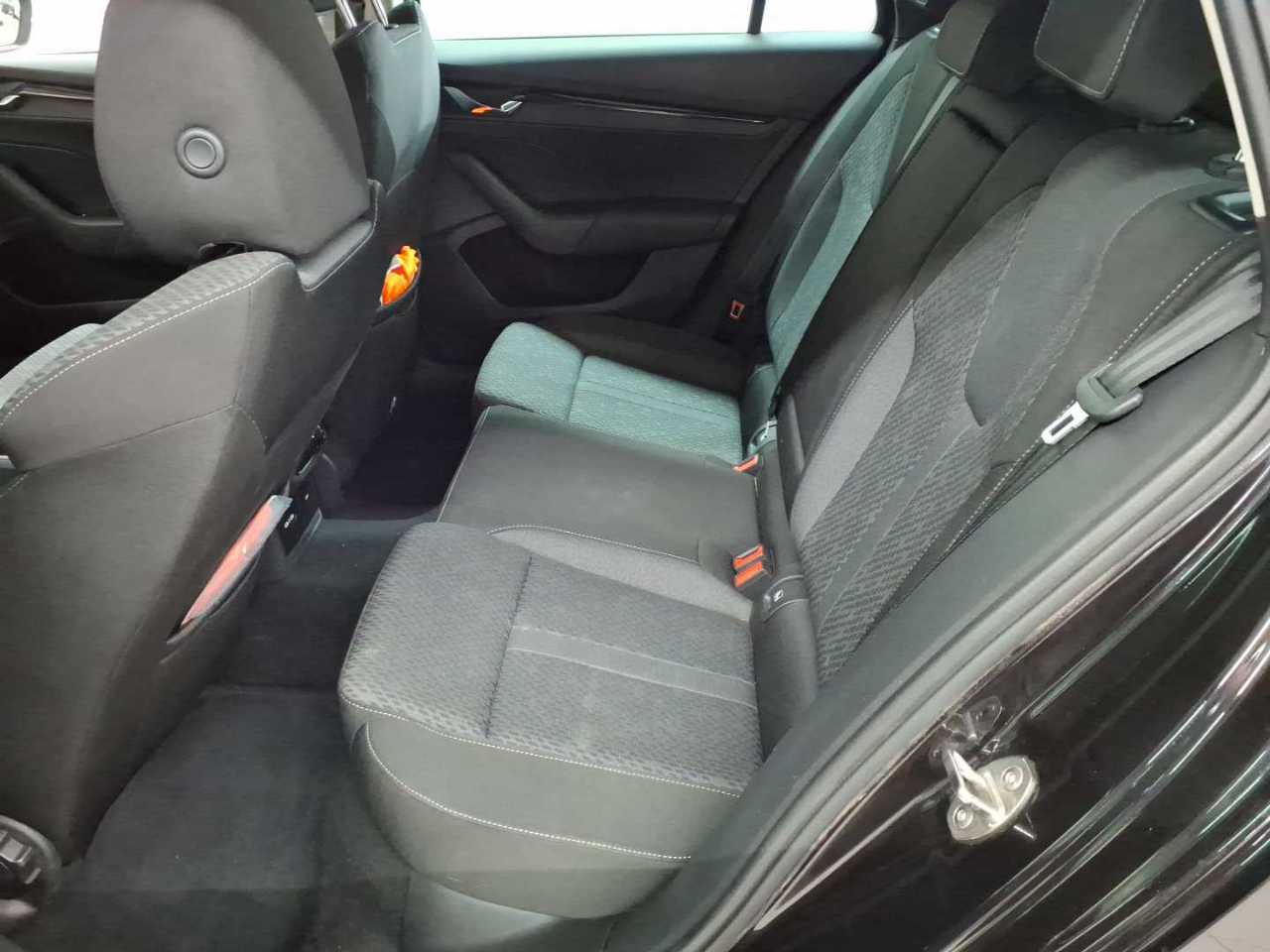 Skoda Octavia Combi 2.0 TDI DSG Clever 14