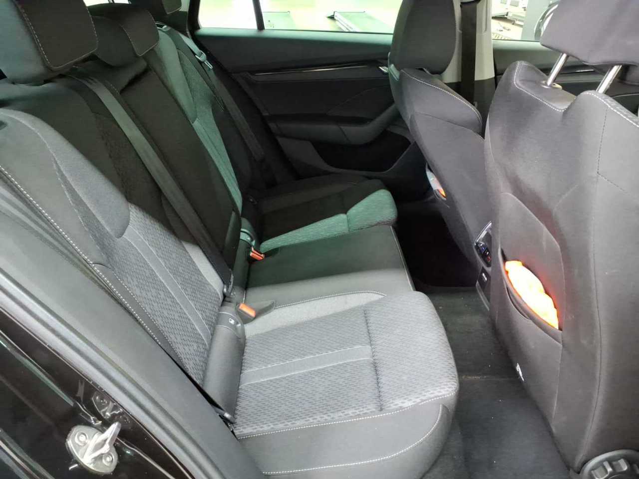 Skoda Octavia Combi 2.0 TDI DSG Clever 13
