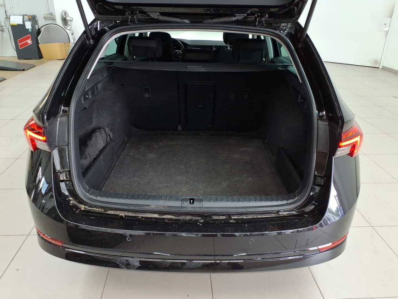 Skoda Octavia Combi 2.0 TDI DSG Clever 15
