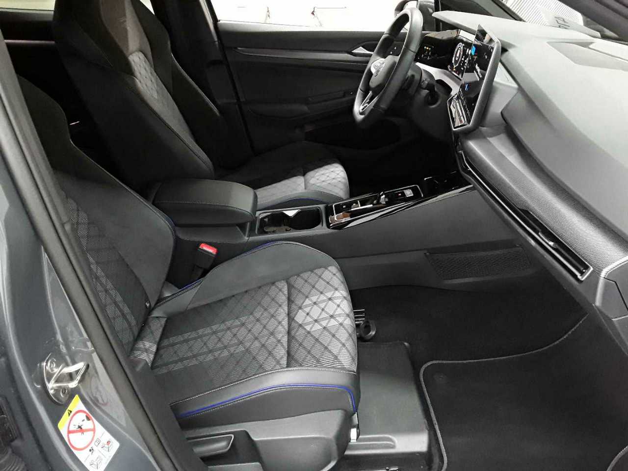Vw Golf Variant 1.5 eTSI OPF DSG R-Line 8