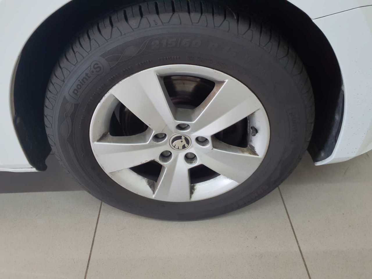 Skoda Superb Combi 2.0 TDI DSG Ambition 17
