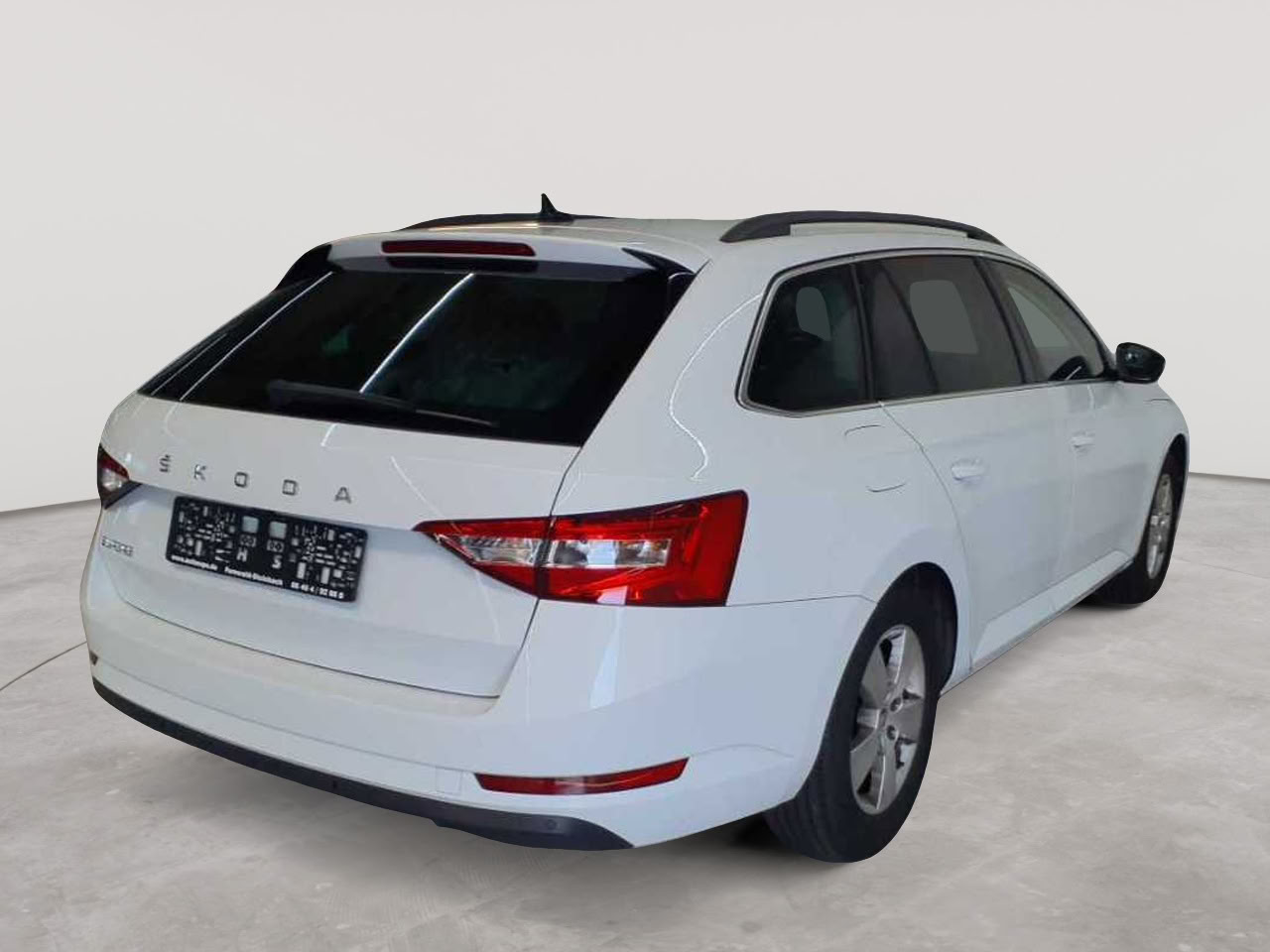 Skoda Superb Combi 2.0 TDI DSG Ambition 4