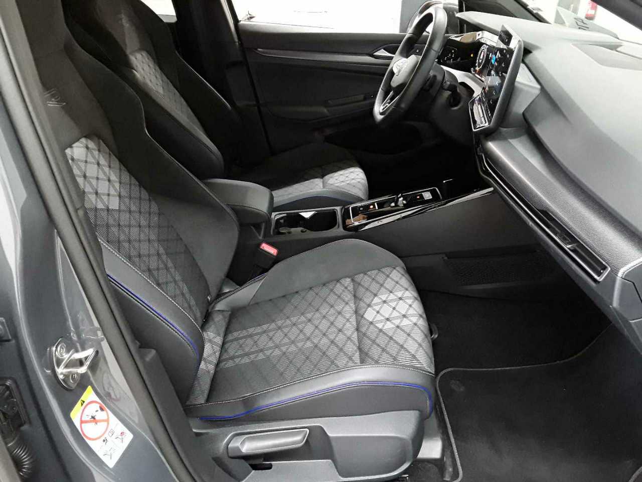Vw Golf Variant 1.5 eTSI OPF DSG R-Line 8