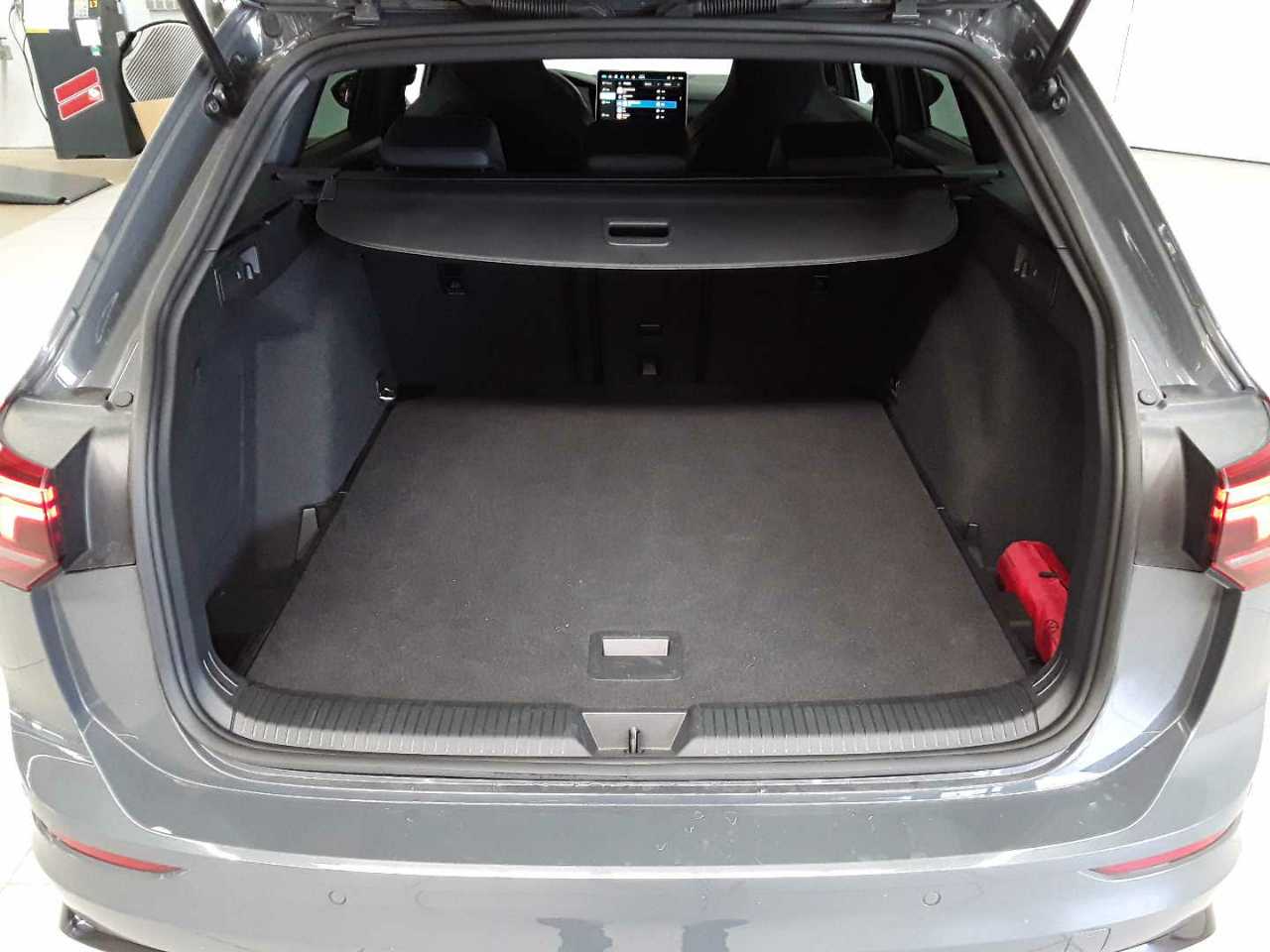 Vw Golf Variant 1.5 eTSI OPF DSG R-Line 15