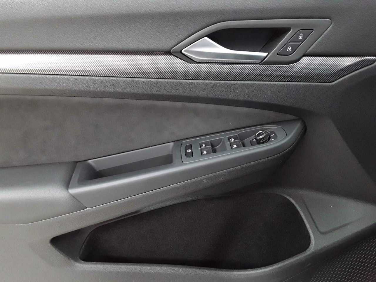 Vw Golf Variant 1.5 eTSI OPF DSG R-Line 16