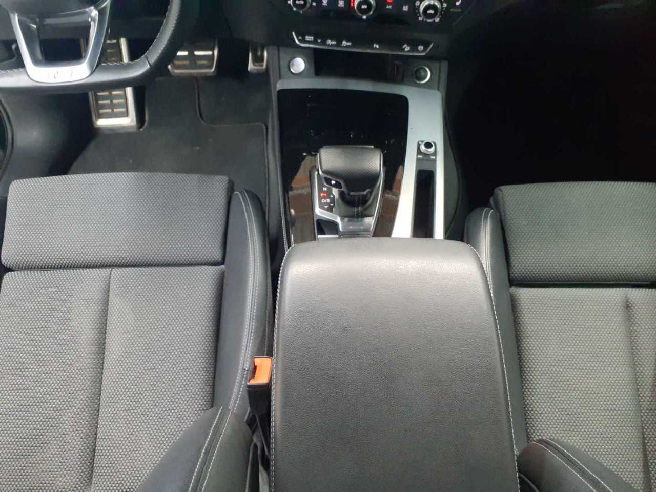 Audi Q5 40 TDI quattro S tronic S line 10