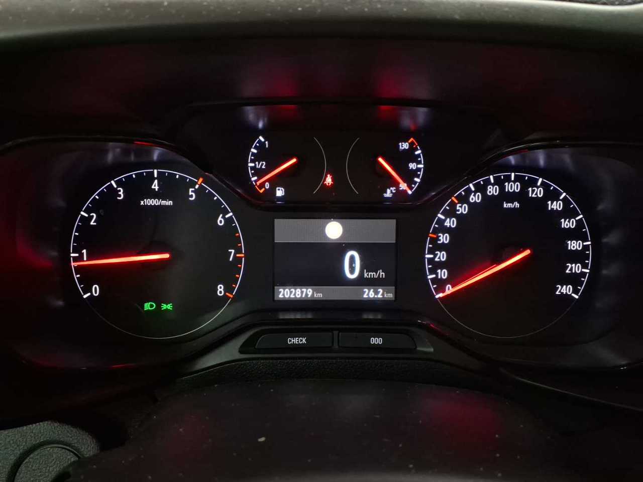 Opel Combo Life 1.5 D Start/Stop 11