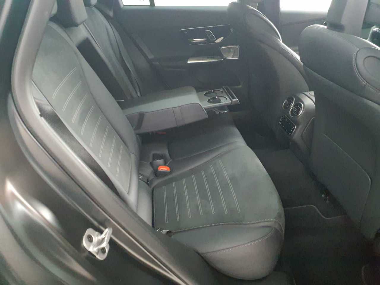Mercedes-Benz GLC 300 4Matic 9G-TRONIC AMG Line Advanced 14