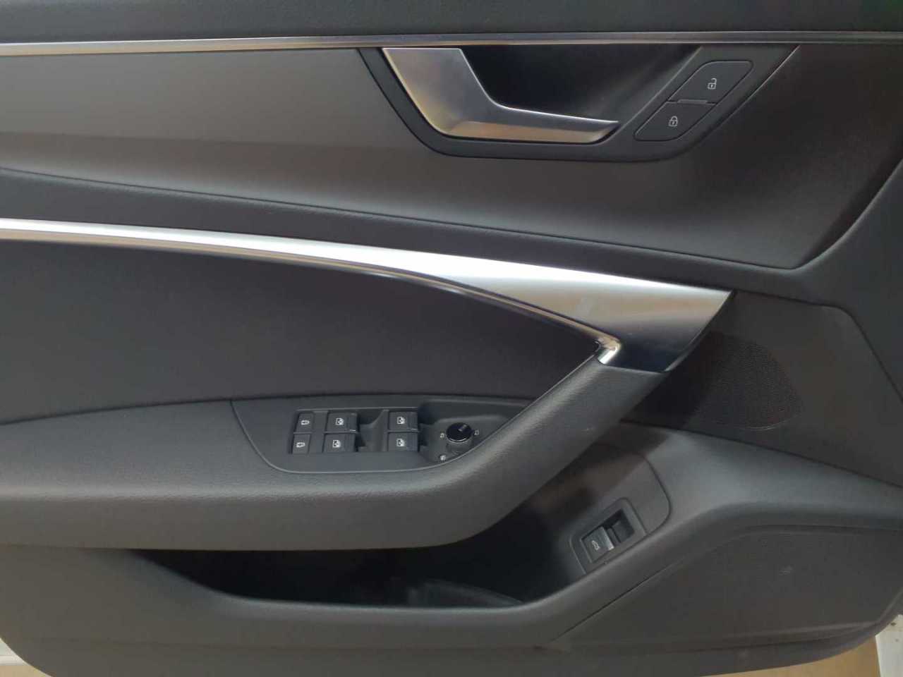 Audi A6 Avant 40 TDI S tronic 19