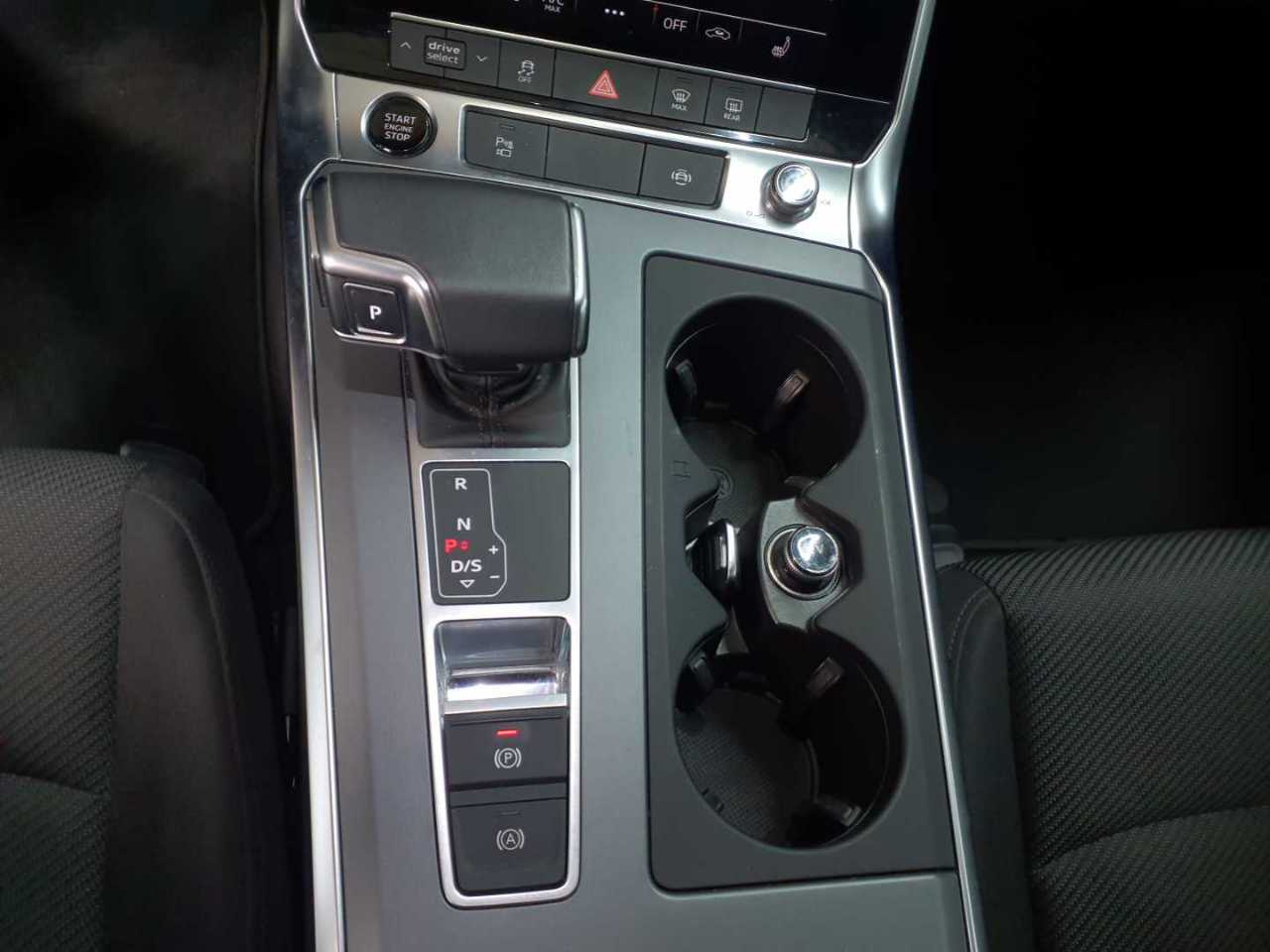 Audi A6 Avant 40 TDI S tronic 10