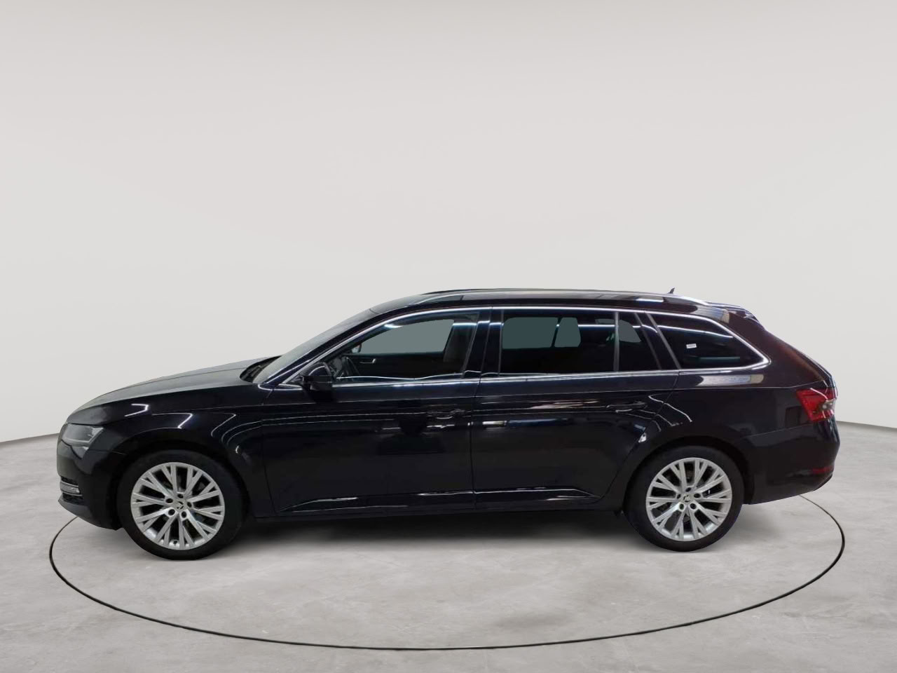 Skoda Superb Combi 2.0 TDI 4x4 DSG Premium Edition 6