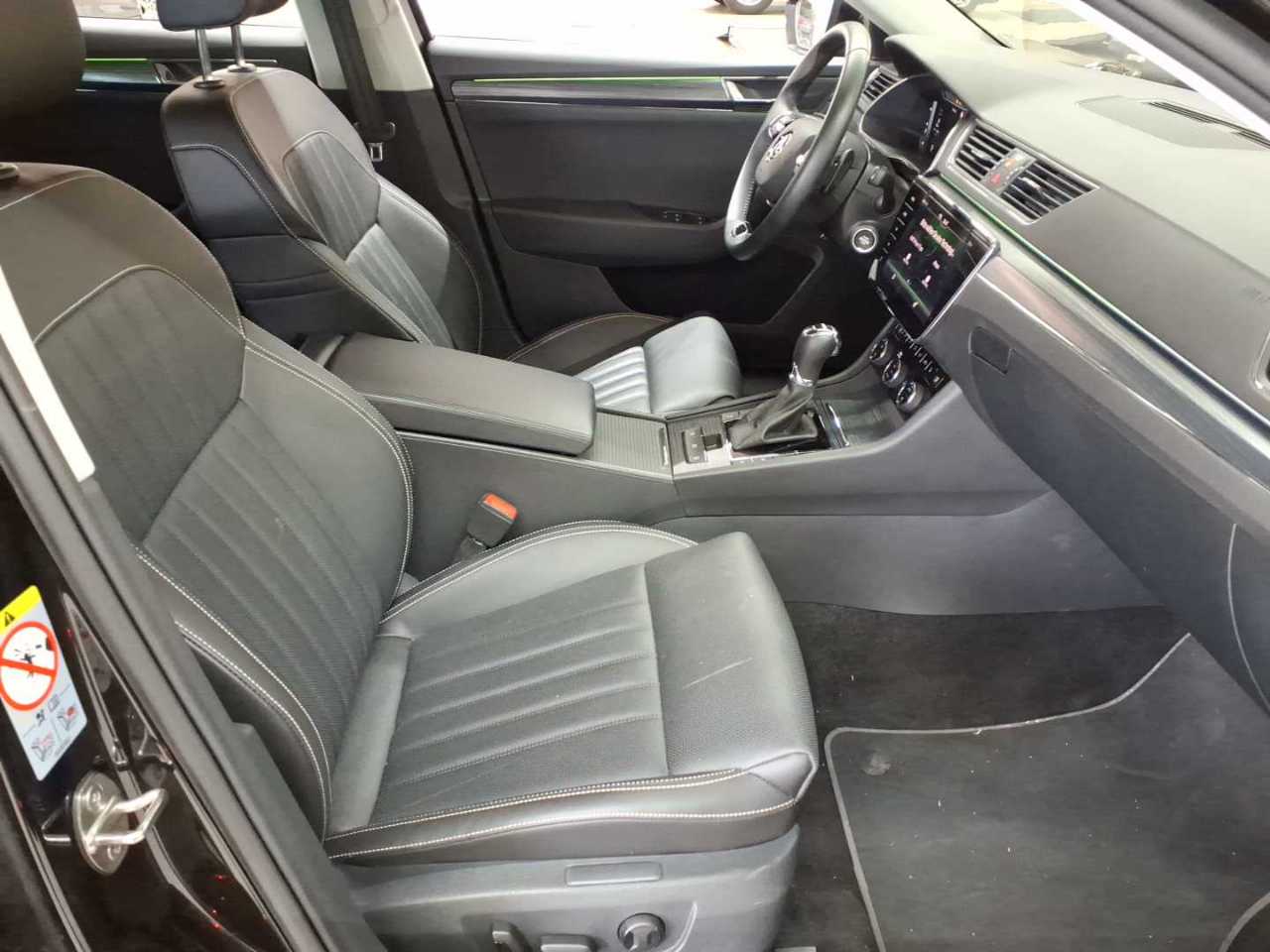 Skoda Superb Combi 2.0 TDI 4x4 DSG Premium Edition 8