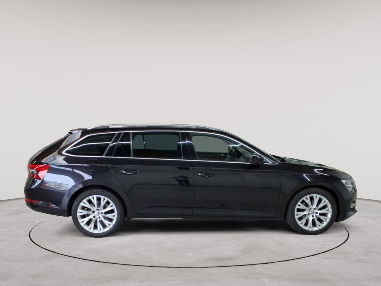 Skoda Superb Combi 2.0 TDI 4x4 DSG Premium Edition 3