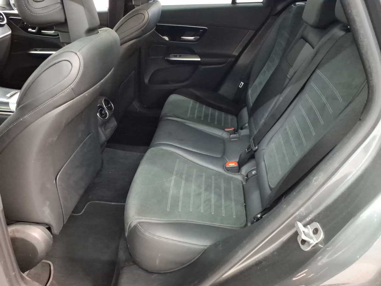 Mercedes-Benz GLC 300 d 4Matic 9G-TRONIC AMG Line Advanced 13