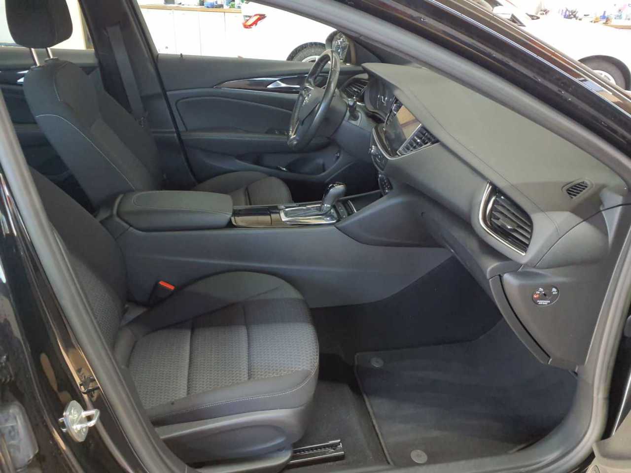 Opel Insignia Sports Tourer 2.0 Diesel Aut. Elegance 8