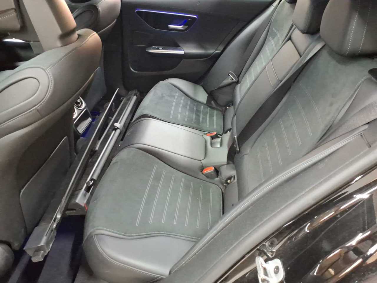 Mercedes-Benz C 220 d T 9G-TRONIC AMG Line 13