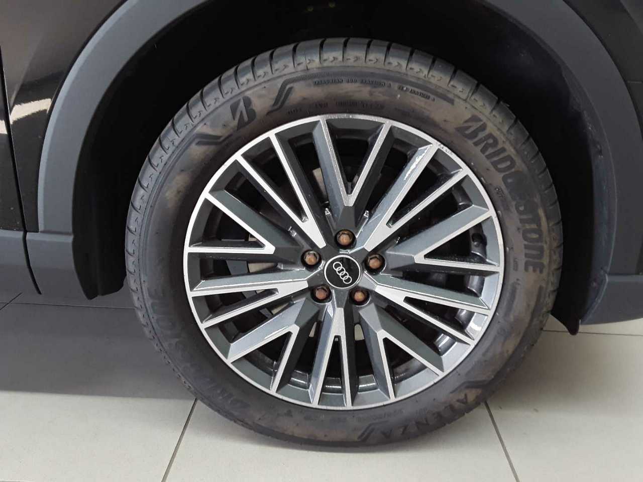 Audi Q3 45 TFSIe S tronic 16