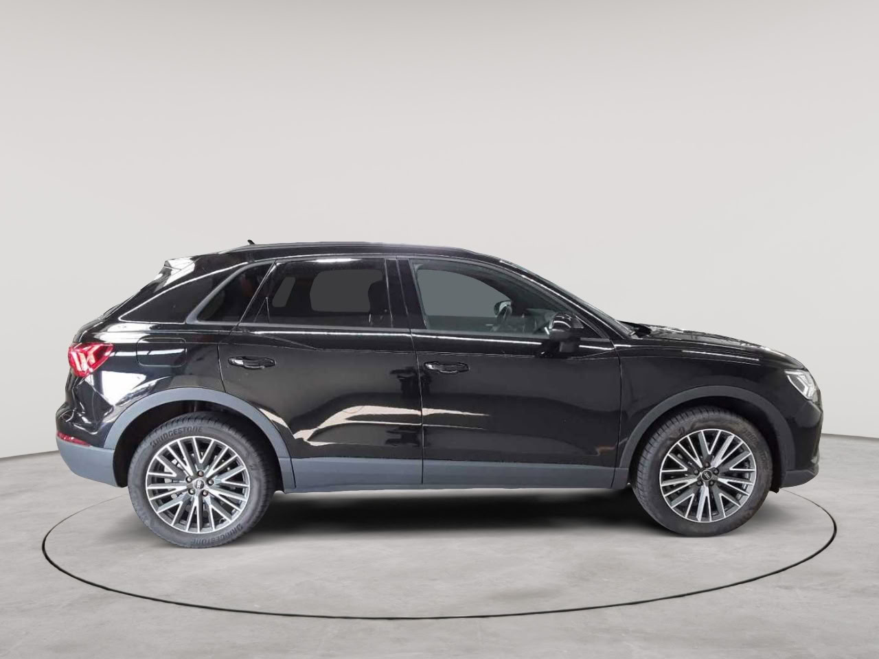 Audi Q3 45 TFSIe S tronic 3