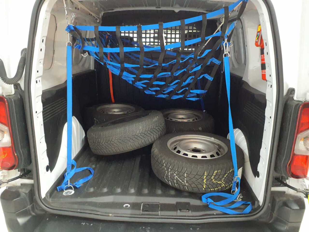 Opel Combo Cargo 1.5 D 8