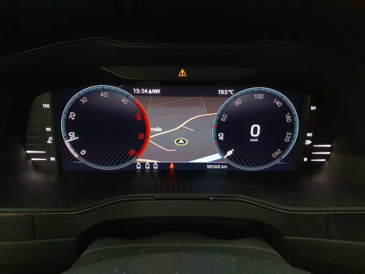 Skoda Superb Combi 2.0 TDI Active 11