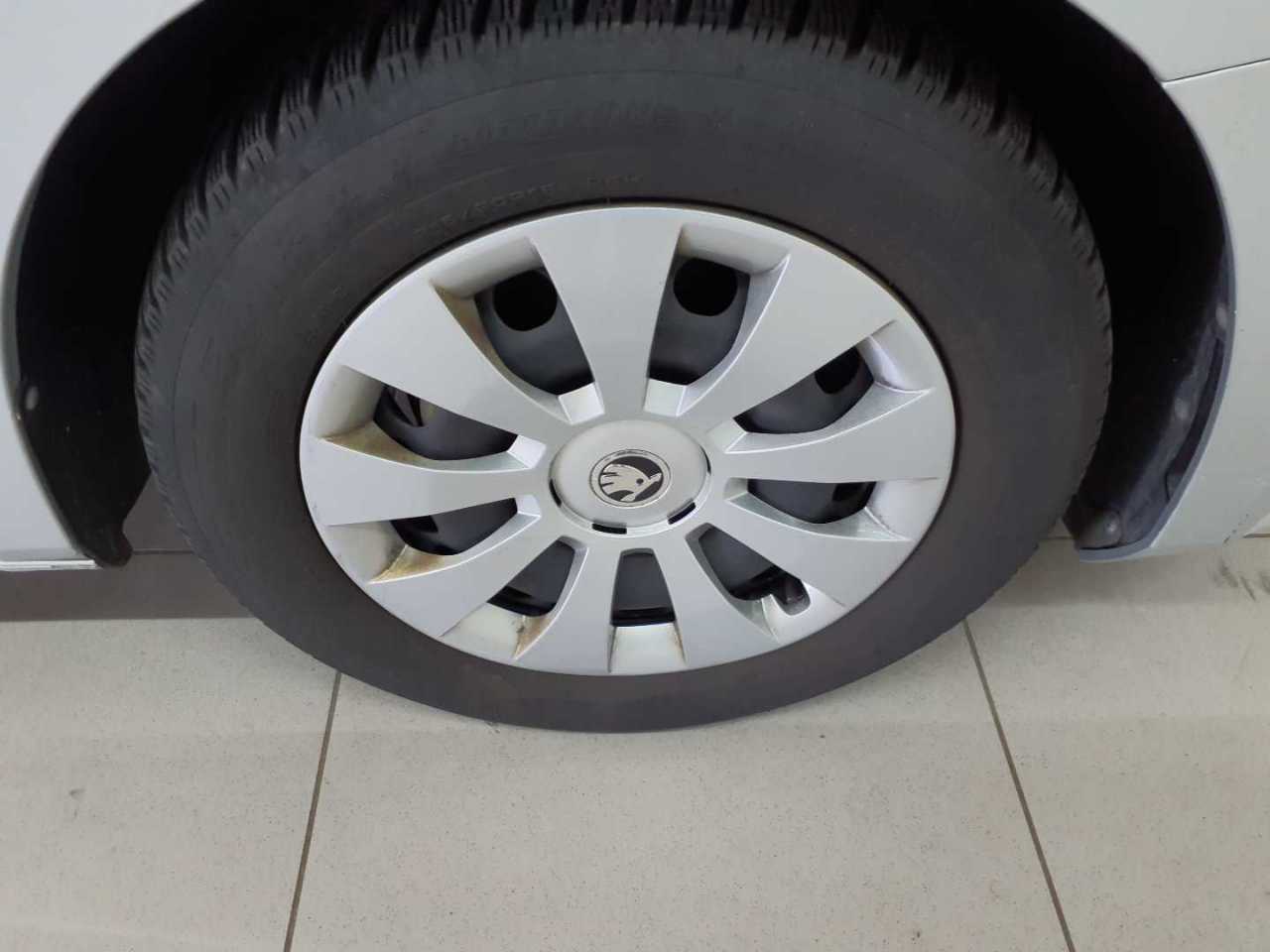 Skoda Superb Combi 2.0 TDI Active 16