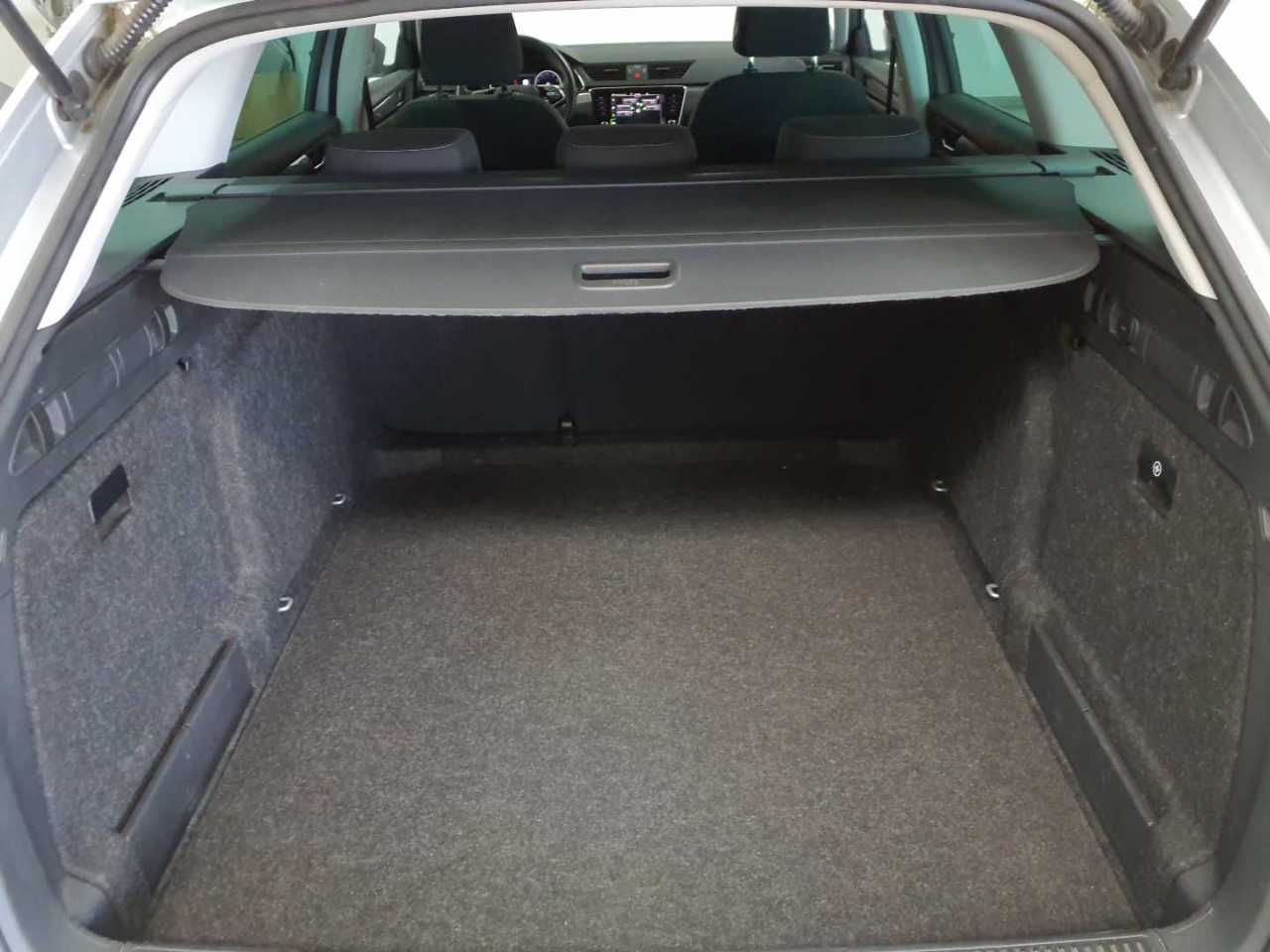 Skoda Superb Combi 2.0 TDI Active 15